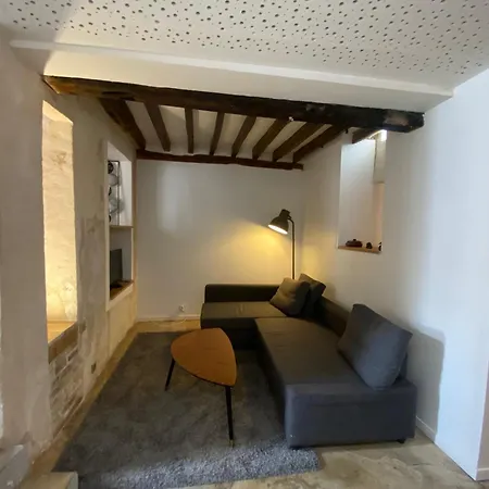 Apartment Atypique Cosy Et Hyper Centre 10eme Pres Du Canal Saint-martin Paris